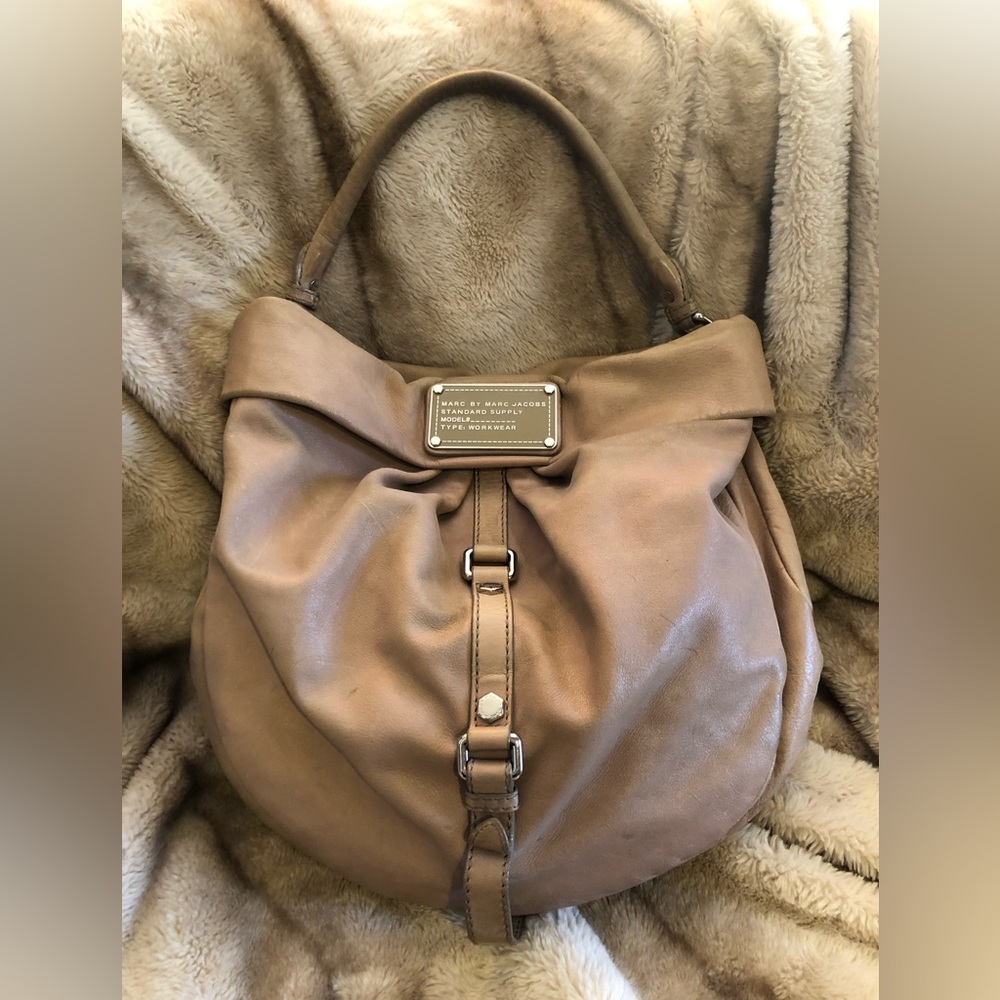 Marc by Marc Jacobs Dr. Q Lil Riz shoulder bag in mushroom leather